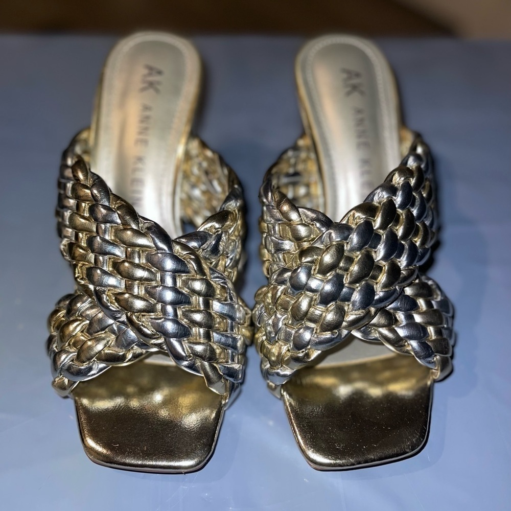 NWT Anne Klein Misty Crisscross Open-toe Sandal, Silver & Gold metallic , Sz. 6M - Picture 4 of 9